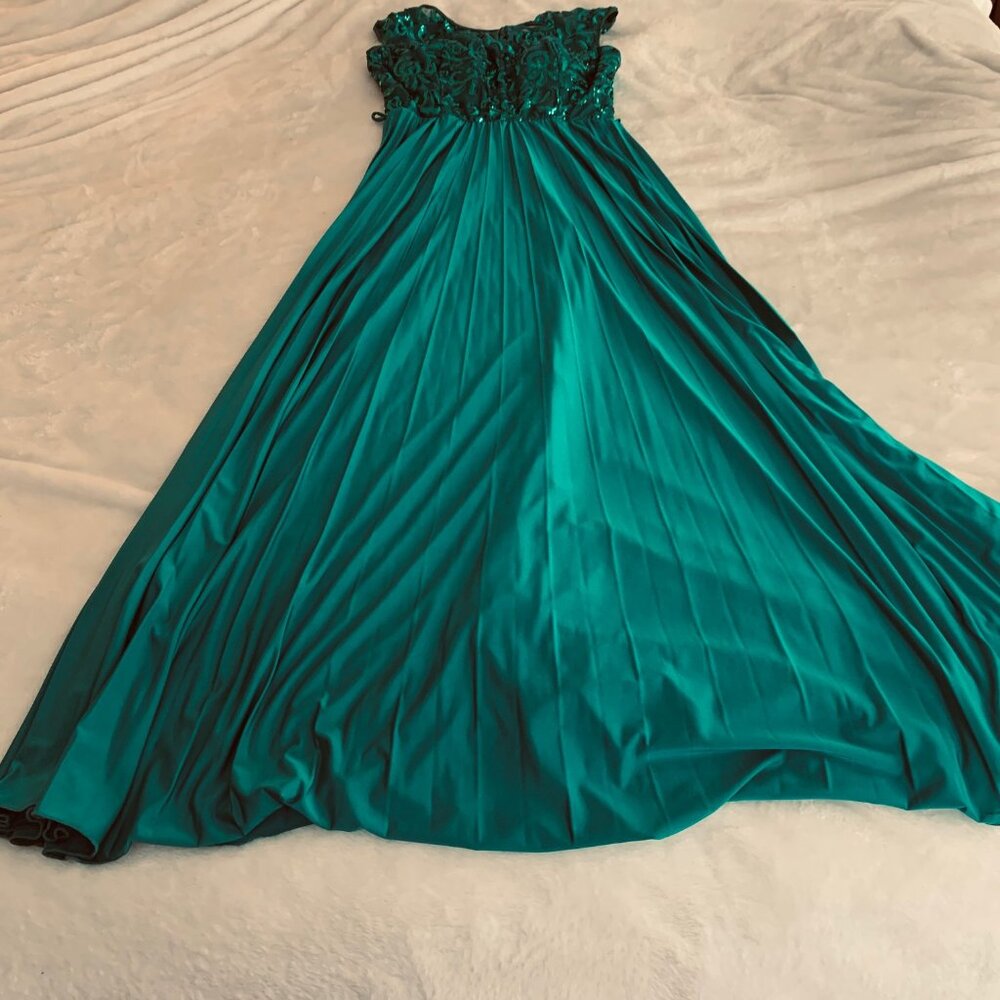Miss Cristina #1585 Green Sequin Sleeveless Formal Gown Size 2XL(14-16)**